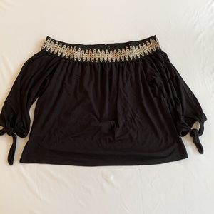 Pebble and Stone off the shoulder black top. S